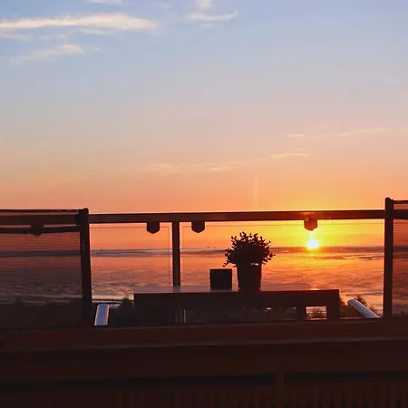Panoramameerblicksuite Direkt Am Strand, Garage Wlan, Aufzug, Smarttv,bettwaesche,handtuecher, Netflix Uvm * Κουξχάφεν