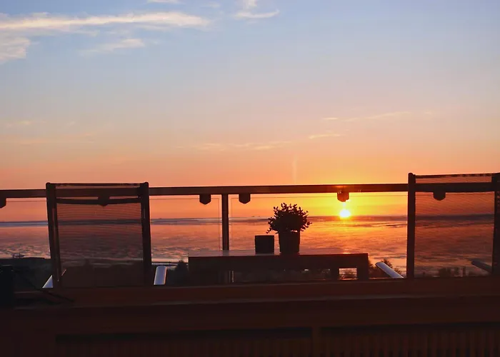 Panoramameerblicksuite Direkt Am Strand, Garage Wlan, Aufzug, Smarttv,bettwaesche,handtuecher, Netflix Uvm * Cuxhaven